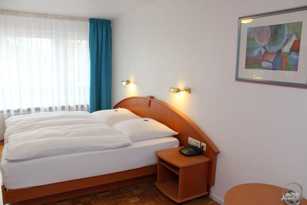 Hotel Sonne Лайнфельден-Эхтердинген Номер фото