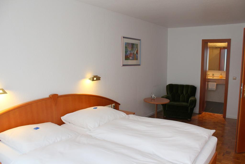 Hotel Sonne Лайнфельден-Эхтердинген Номер фото