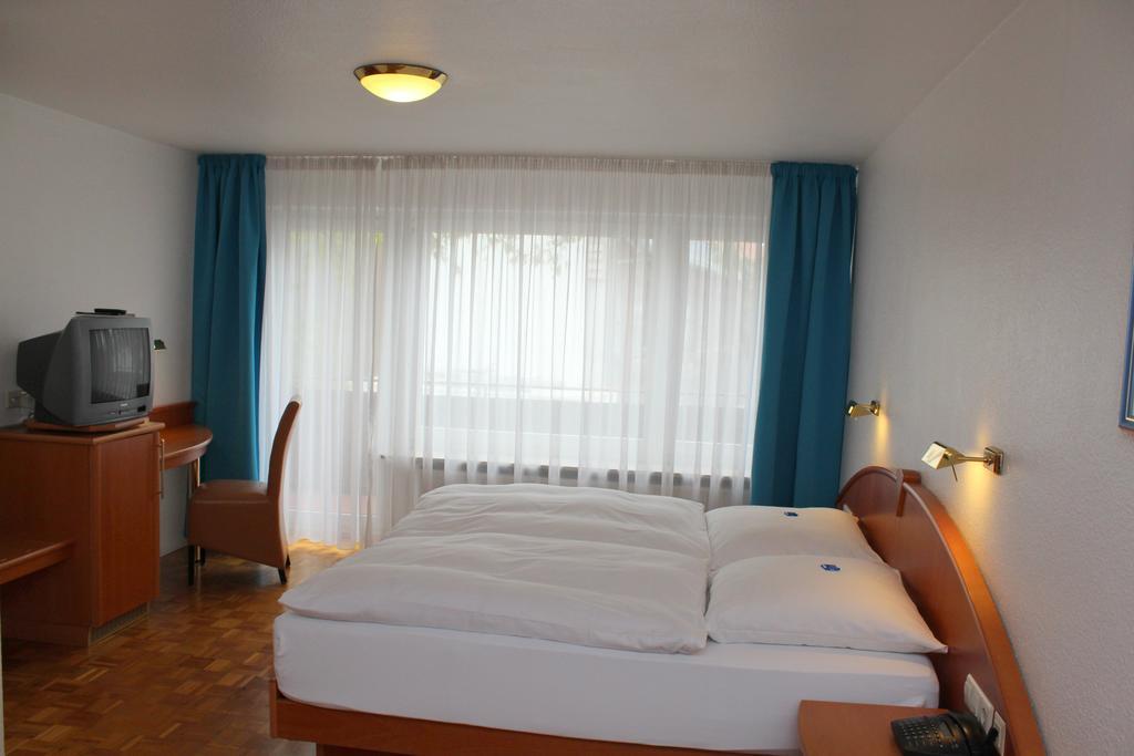 Hotel Sonne Лайнфельден-Эхтердинген Экстерьер фото