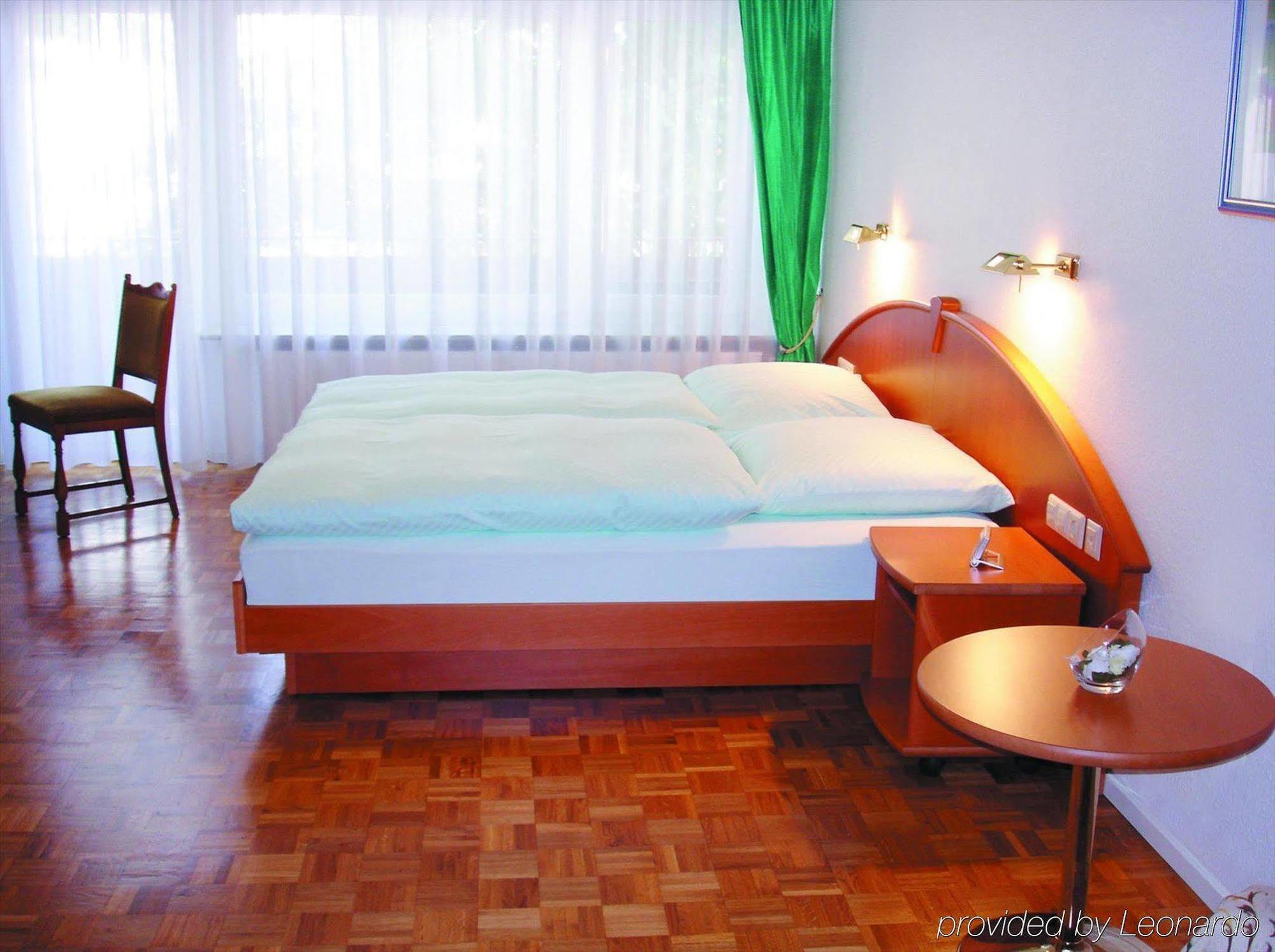 Hotel Sonne Лайнфельден-Эхтердинген Номер фото
